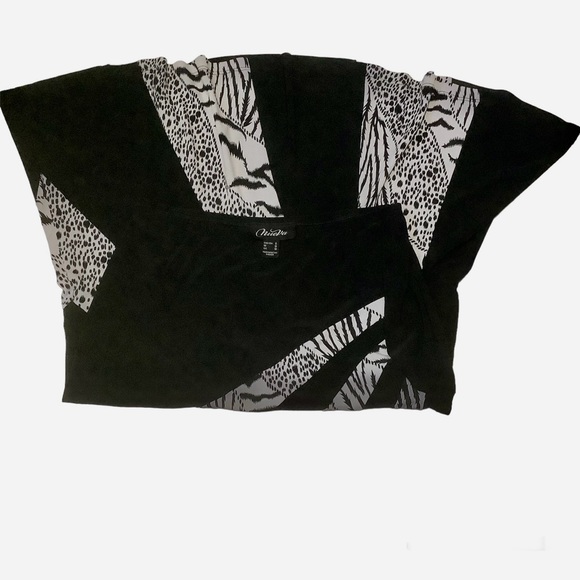 NUEVA BLAK AND WHITE ELASTIC SKIRT/ Size 8 - Picture 9 of 9